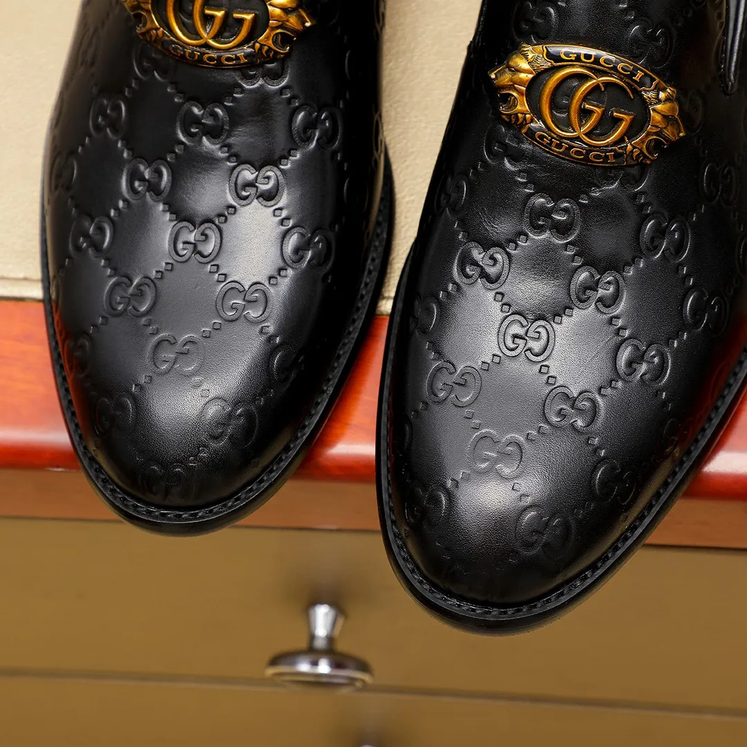 Men's men's shoes 💰400 🆘【GUCCI】Gucci ·🐑里· Hot-selling beanie shoes, top brand luxury, top quality, latest fashion beanie shoes.. The upper is made of original first-layer cowhide. (🐑leather·inner). The original stylish and stylish soft rubber wear-resistant and non-slip outsole is light and comfortable on the foot, available in black! Matching code: 39/45 (38.46. Can be customized)